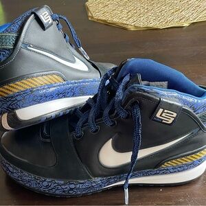 Nike Men’s  Blue and Black Sneakers